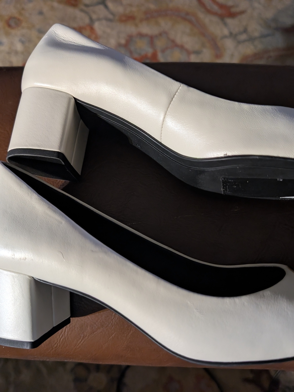Tory Burch Two-Tone Chelsea Heel Pump in White and Black 8 - Picture 6 of 8